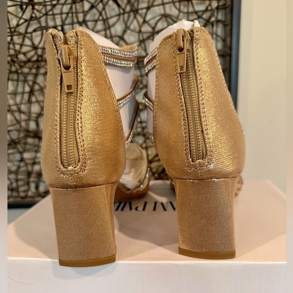 Brand new in box - Dreampairs strappy sandals - gold and rhinestone - Picture 5 of 9